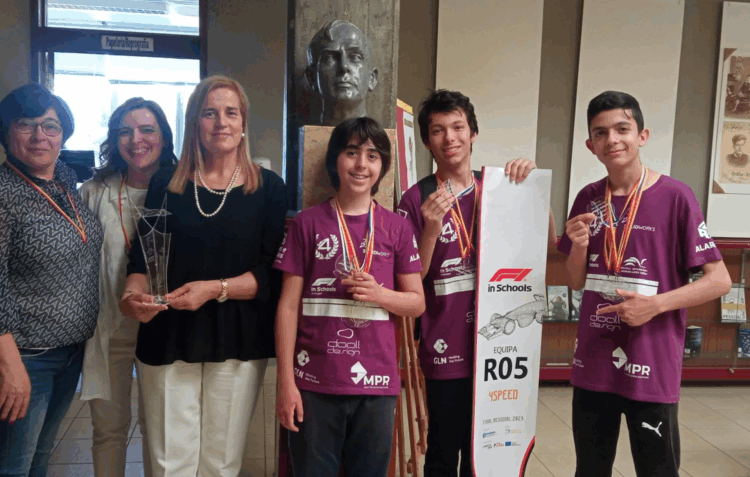 Alunos da ESALV apurados para a fase final da F1 in Schools