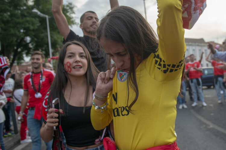 Adeptos do Benfica celebram conquista do título em Leiria (Fotogaleria)