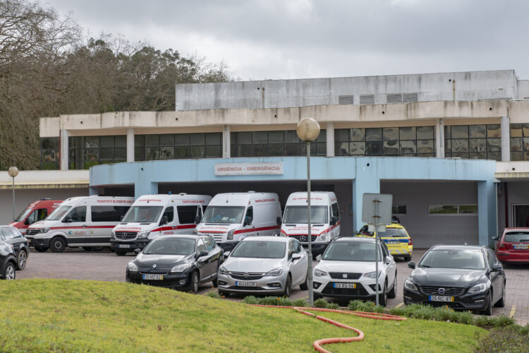 Médicos e enfermeiros das Caldas da Rainha reforçam maternidade de Leiria