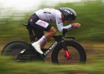 João Almeida mantém 2.º lugar no Giro
