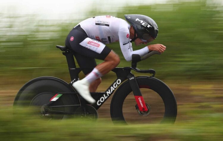 João Almeida mantém 2.º lugar no Giro