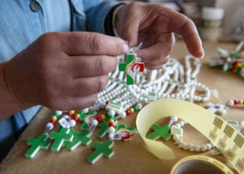 Mais de 100 mil terços oficiais da Jornada Mundial da Juventude produzidos em Fátima