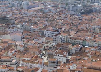 Nazaré quer agravar IMI para imóveis devolutos