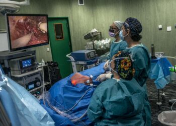 Hospital de Leiria lidera cirurgia endoscópica da tiróide no SNS