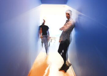 Rua Direita. Há novo single da dupla de Leiria após três anos de silêncio