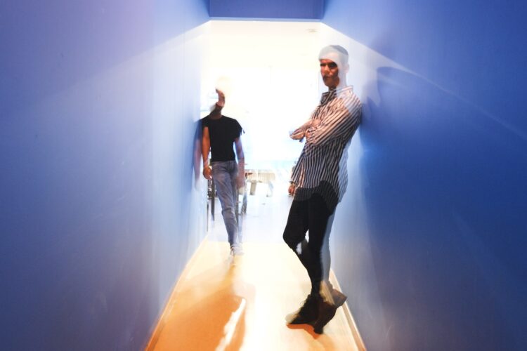 Rua Direita. Há novo single da dupla de Leiria após três anos de silêncio