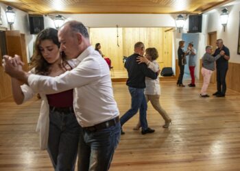 Tango. O abraço que chega de Buenos Aires e se move na noite de Leiria