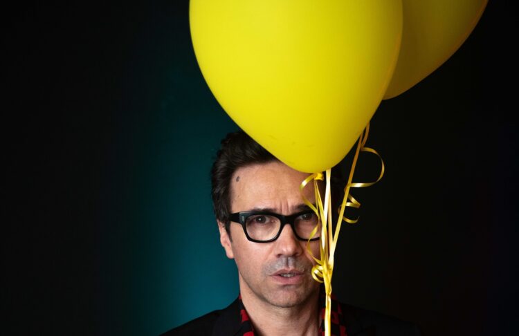 David Fonseca. “Paranoia” é a primeira de uma série de canções inéditas que assinalam 25 anos de carreira