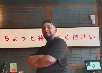 Fábio Costa chefia cozinha de cadeia de restaurantes japoneses