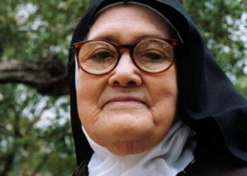 Irmã Lúcia mais perto dos altares da Igreja com aprovação de decreto Papal