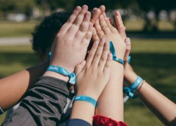 Programa Estou AquiI! Crianças já atribuiu 500 mil pulseiras desde 2012
