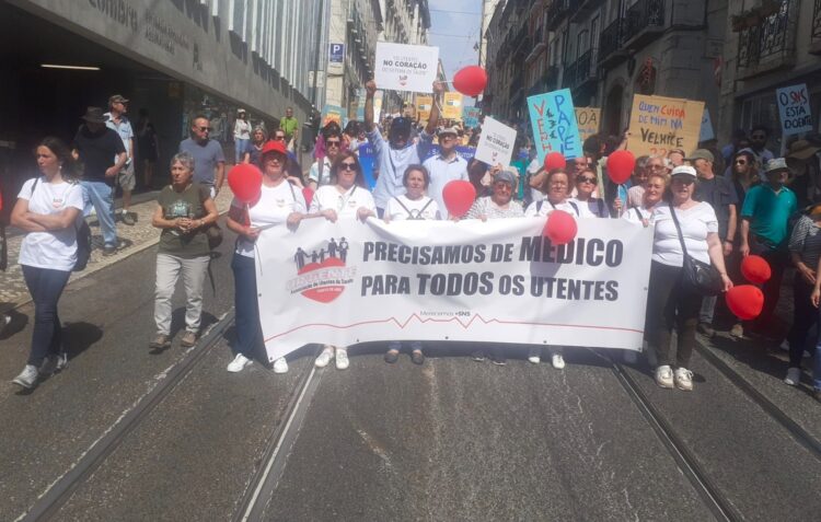 Comissão de utentes de Porto de Mós leva comitiva a manifestação em Lisboa pelo reforço do SNS