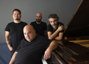 Moustache. Um disco com 10 anos volta ao palco e logo se vê para onde vai todo este jazz