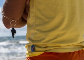 Município da Nazaré está a recrutar nadadores-salvadores para a próxima época balnear