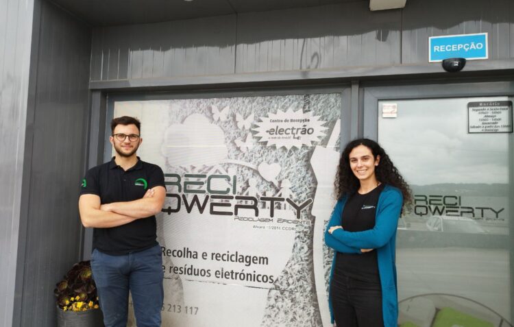 Há uma década que a Reci Qwerty dá nova vida ao lixo tecnológico