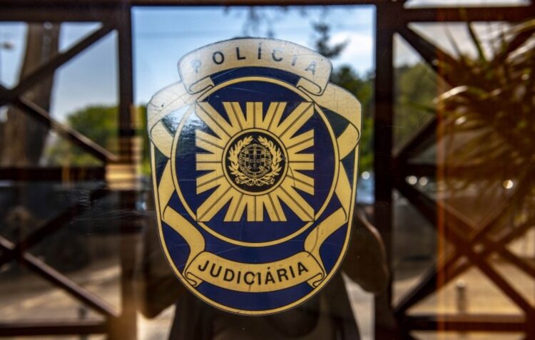 Construtor civil utilizou identidade de funcionários para burlar