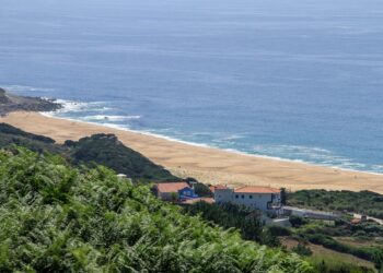 Homem morre afogado na Praia do Salgado na Nazaré