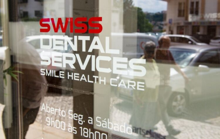 Crescem queixas contra clínica dentária suspeita de burlar dezenas de clientes na região
