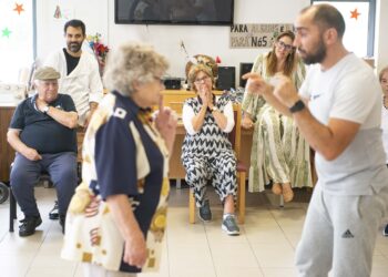 Novos Ventos. “Chamo-me Fred. Estou aqui com vocês para criarmos uma peça de teatro numa semana”