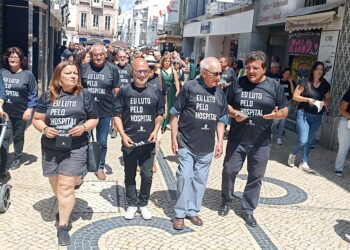 Protesto a pedir hospital do Oeste  em Caldas da Rainha juntou mais de 300 pessoas
