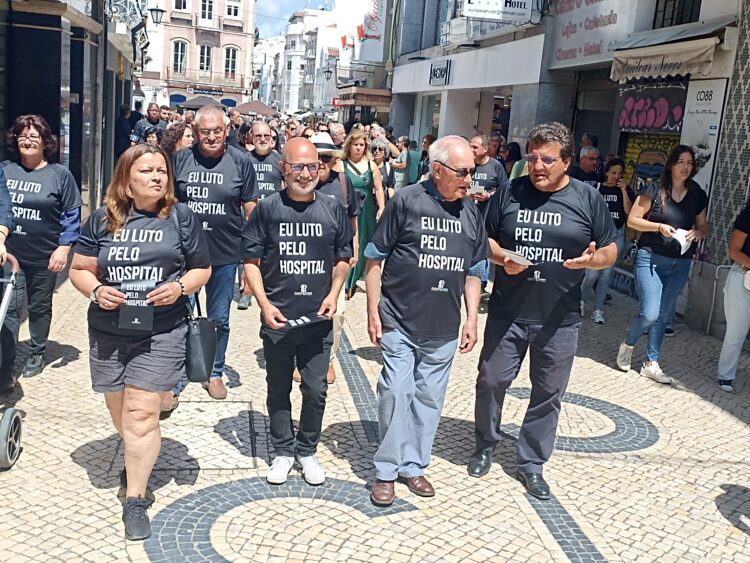 Protesto a pedir hospital do Oeste em Caldas da Rainha juntou mais de 300 pessoas