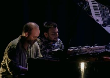 André Barros e Tiago Ferreira gravaram no estúdio dos Sigur Rós e voltaram com o álbum Afloat na bagagem
