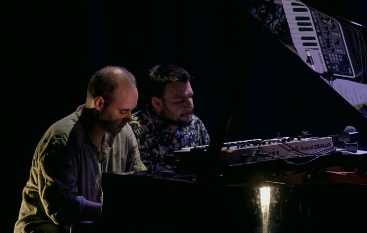 André Barros e Tiago Ferreira gravaram no estúdio dos Sigur Rós e voltaram com o álbum Afloat na bagagem