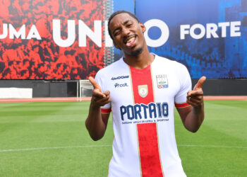 Bryan Róchez chega por empréstimo à União de Leiria