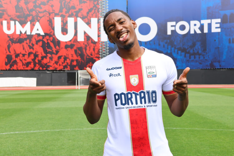Bryan Róchez chega por empréstimo à União de Leiria