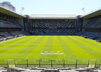 Jogo da União de Leiria na primeira fase da Taça da Liga será à porta fechada
