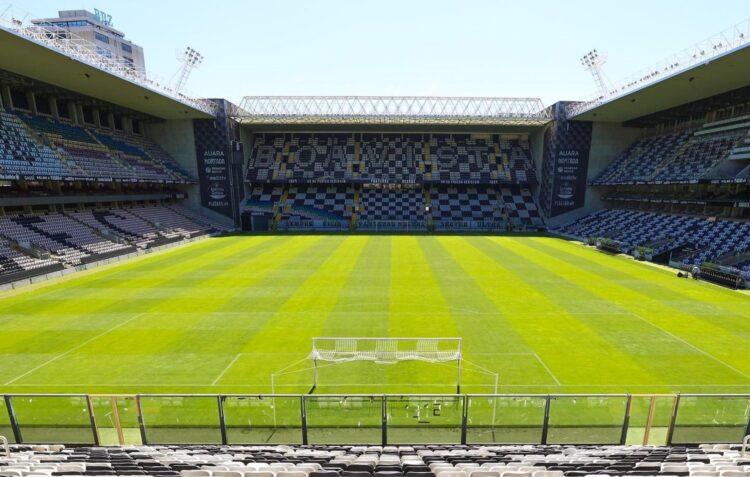 Jogo da União de Leiria na primeira fase da Taça da Liga será à porta fechada