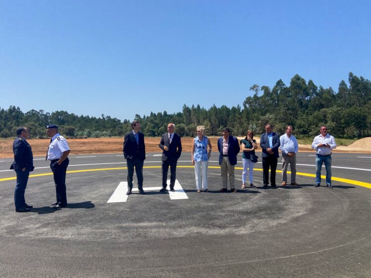 Helicóptero que transporta Papa para Fátima aterra no heliporto dos bombeiros