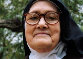 Decreto que proclama virtudes heroicas da Irmã Lúcia lido em Fátima no dia 13