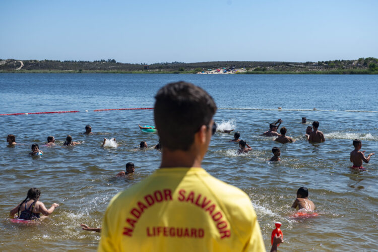 Lagoa da Ervedeira já é oficialmente a primeira praia de interior de Leiria