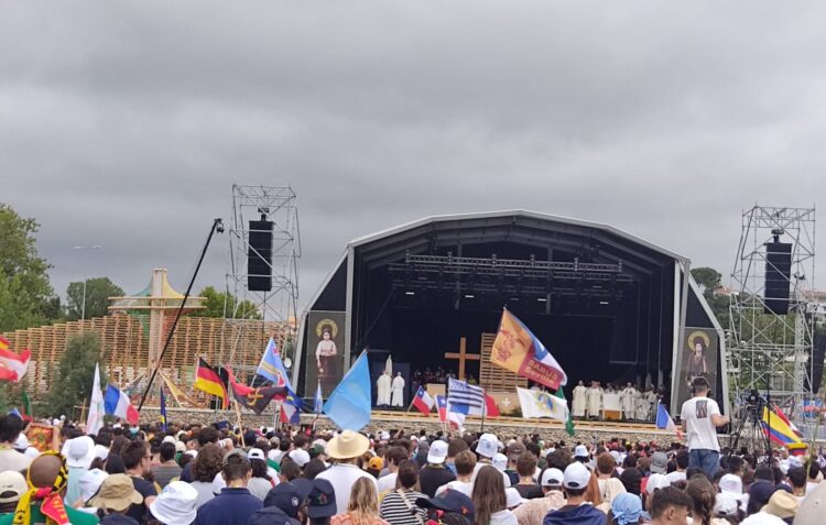 “Festa da juventude do mundo” encheu Jardim da Almuinha, em Leiria