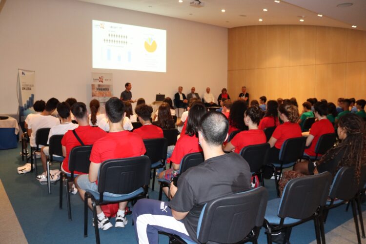 Jovens estudantes conhecem empresas da região de Leiria