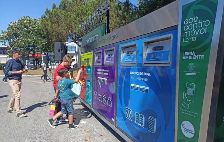 Ecocentro Móvel de Leiria vai percorrer as freguesias e receber lâmpadas, pilhas, tinteiros ou pequenos electrodomésticos