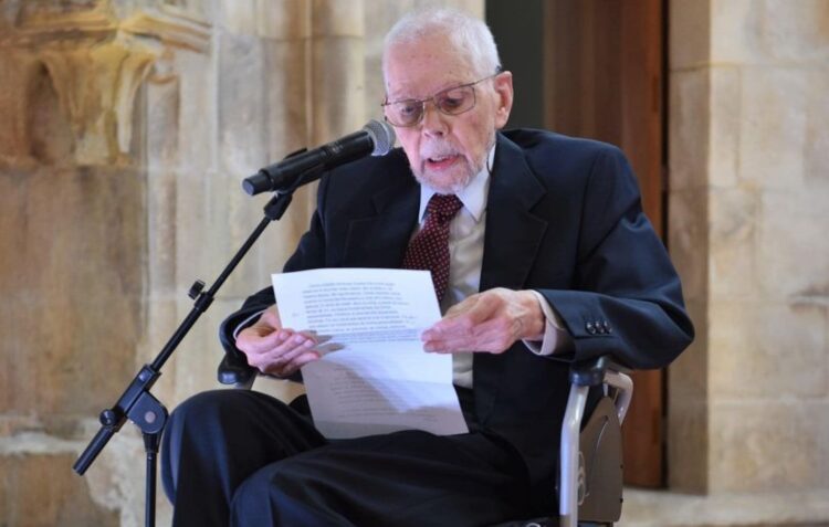 Câmara de Leiria decreta três dias de luto por José Mattoso