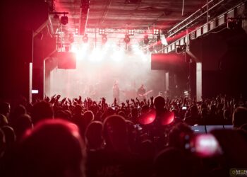 Roadies e técnicos. De Rammstein aos Moonspell, não há concerto sem eles