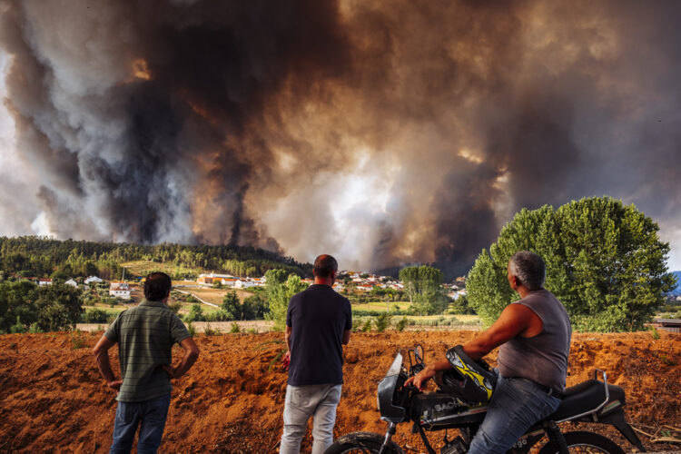 Autoridades admitem fogo posto nos incêndios na zona da Caranguejeira