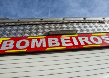 Incêndio nos Cardosos mobiliza 70 operacionais