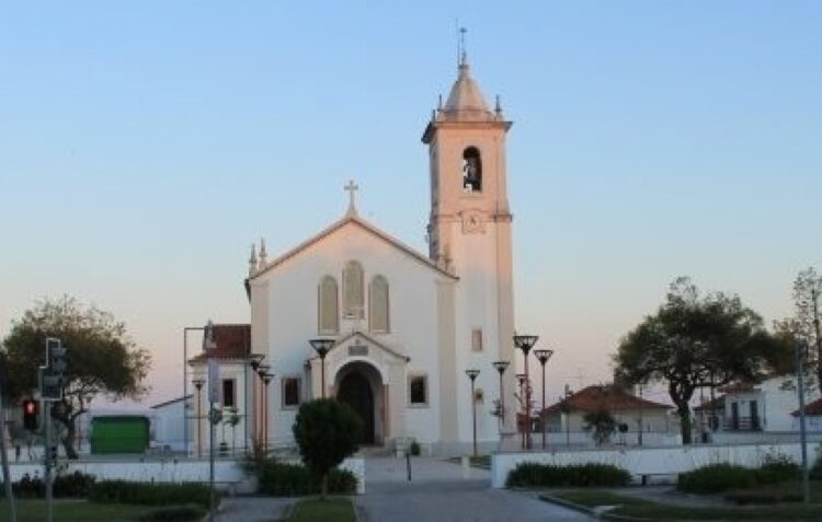 Homem apanhado a roubar igreja de Pataias