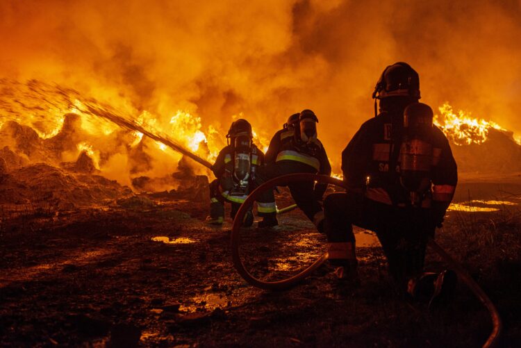 Incêndio progride com intensidade em Ourém