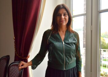 “Decisões unilaterais” afastam vereadora da Câmara de Alcobaça