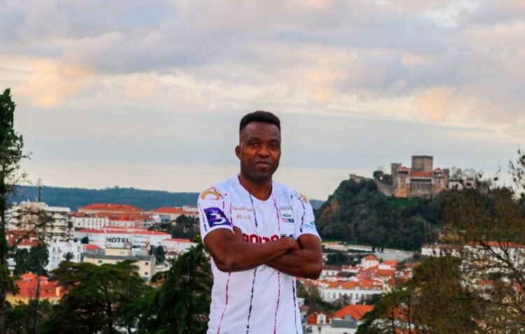 União de Leiria rescinde com avançado angolano