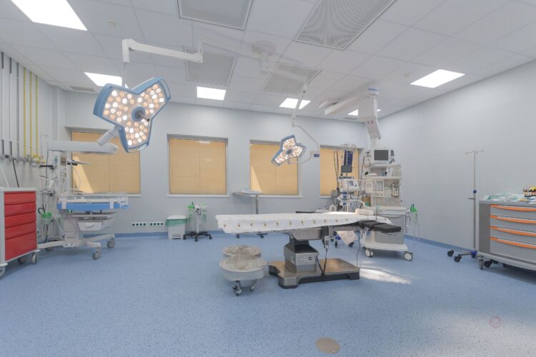 Hospital de Santo André abre nova sala operatória no Bloco de Partos