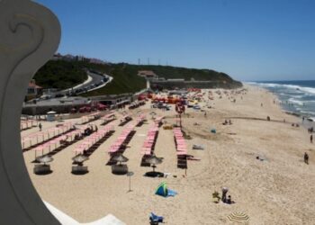 São Pedro de Moel. Poesia e concertos, yoga e meditação, insufláveis e jogos tradicionais