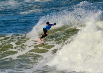 Surfista de Peniche é campeão europeu Gromsearch sub-16