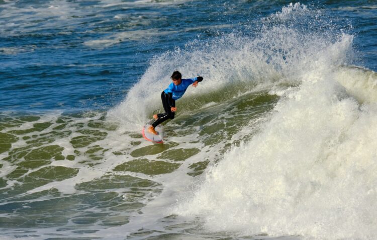 Surfista de Peniche é campeão europeu Gromsearch sub-16