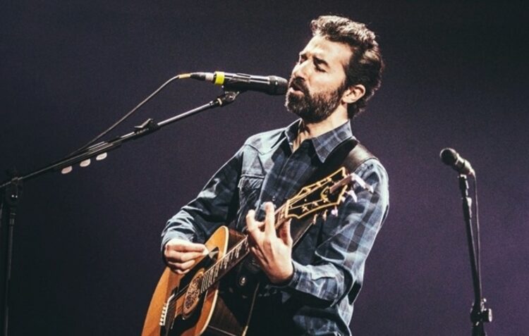 Tiago Bettencourt com as filarmónicas de Leiria a festejar 20 anos de carreira